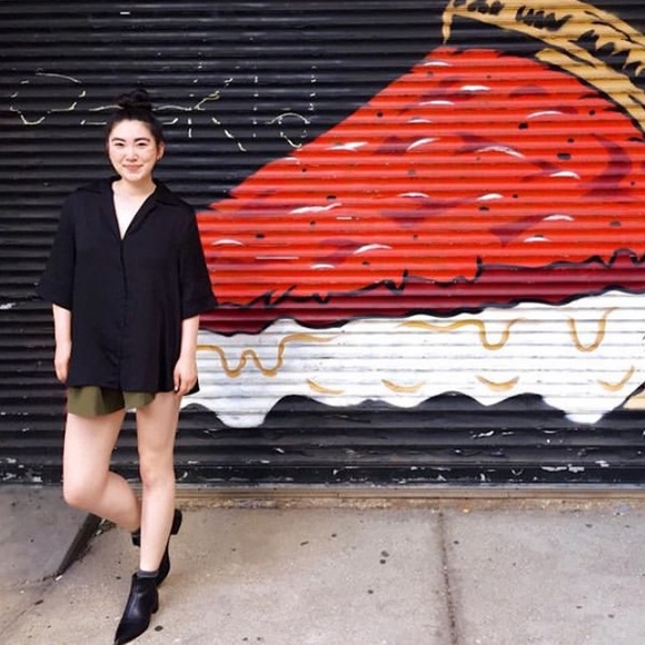 Korean Olive Green Shorts Looks Like Skirt Skort - Picture 3 of 8